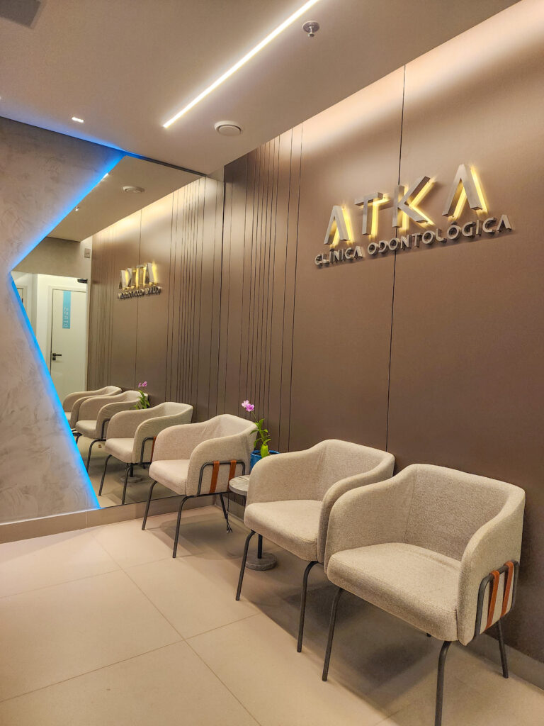 Cadeiras Escritório C1 clinica proxima clinica uberlandia center shopping especialistas implantes Dentario Harmonizaçao horofacial Lentes de Resina Lentes de Porcelana Alinhandores Invisieis